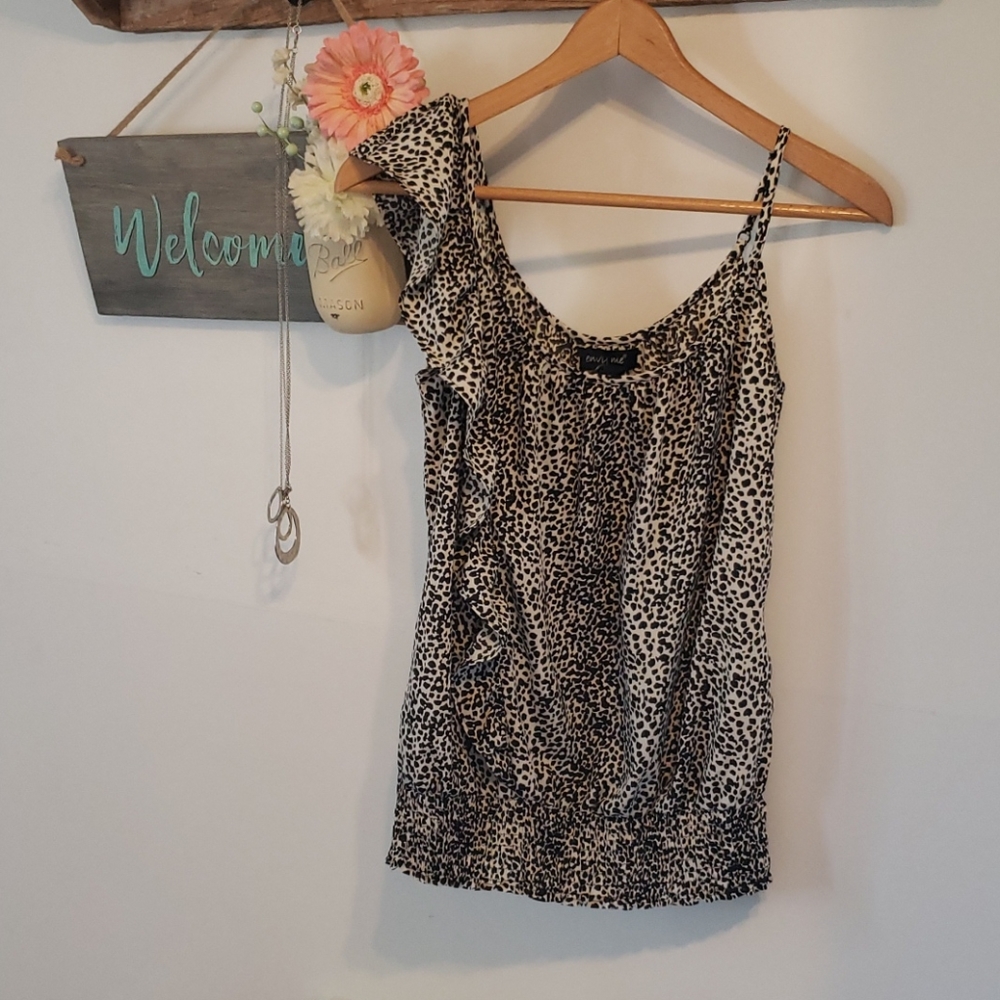 3/$15 Envy me ruffle tank top. Size medium